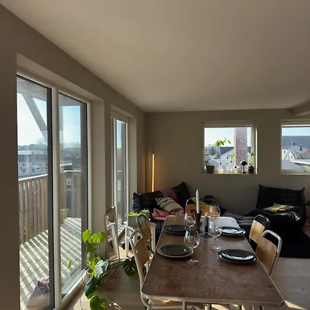 With Stunning Mountain, Sea And Views Of Appartement
