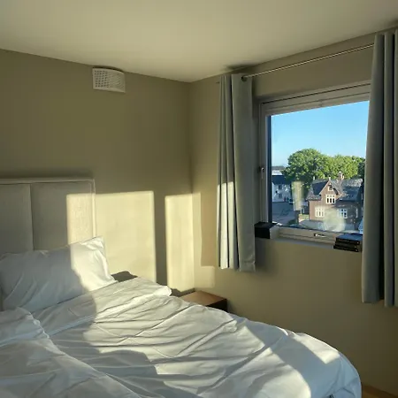 아파트 With Stunning Mountain, Sea And Views Of *